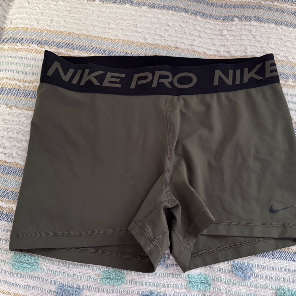 Nike Pro Olive Green Women’s Bike Shorts